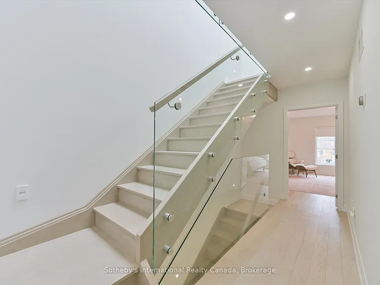 41 A Maple Ave N — Photo 27