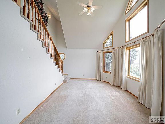 4th image of 946 S Bellin Rd