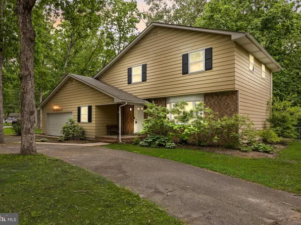 3264 Swan Dr, Vineland, NJ 08361