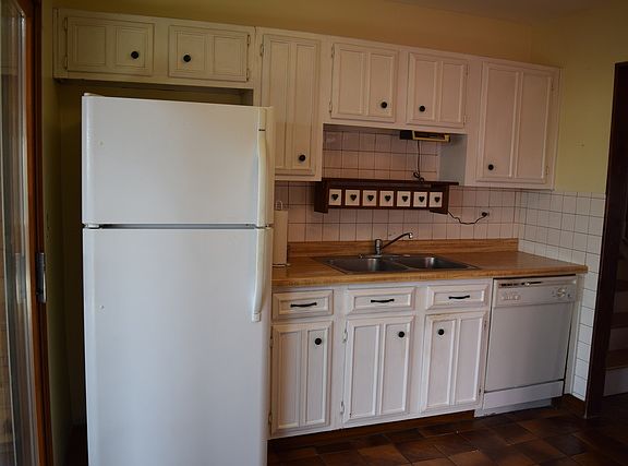 5th image of 62 W Stevenson Dr
