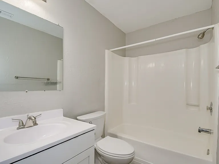 Hunters Run Apartments — Photo 13