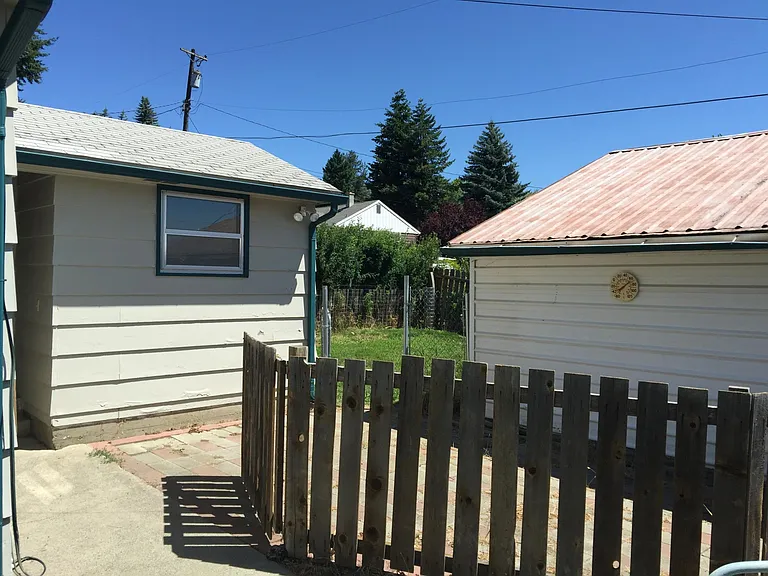 530 NW Irving St — Photo 3