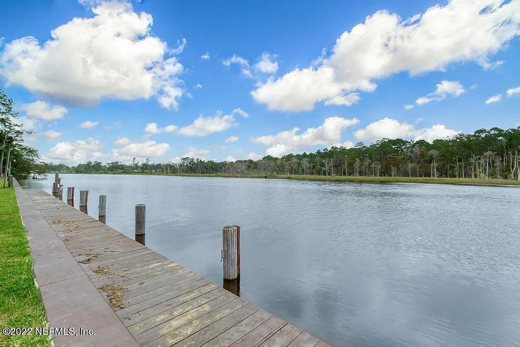 2 bed, 2.0 bath, 992 sqft, $1,200 — Photo 3
