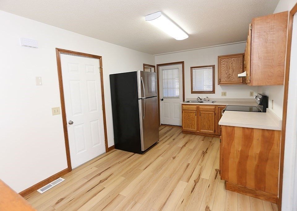 11 Bardwell St, South Hadley, MA 01075 Zillow