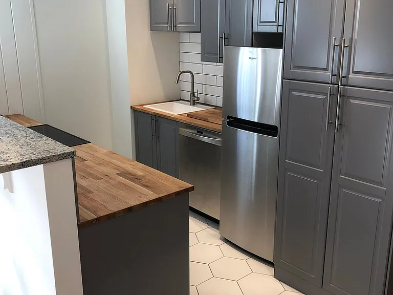 1715 Dunwoody Pl NE #A — Photo 2