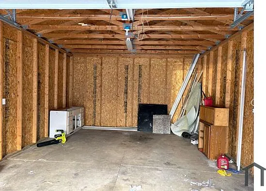 2037 Blades Ave — Photo 40