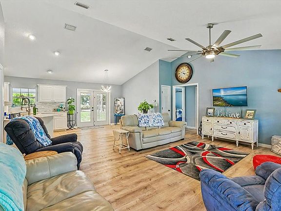 3rd image of 7061 NW 112th Pl