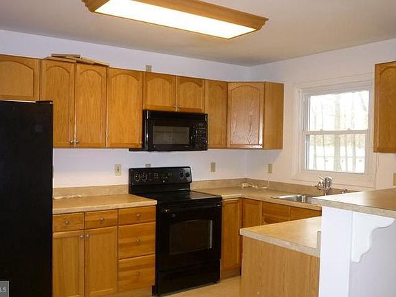 2nd image of 7708 Eckley Ct