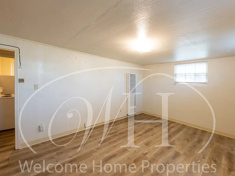 228 SE 6th St — Photo 8