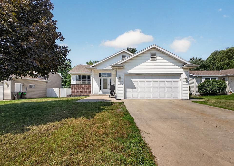 1st image of 2025 23rd Ln SE