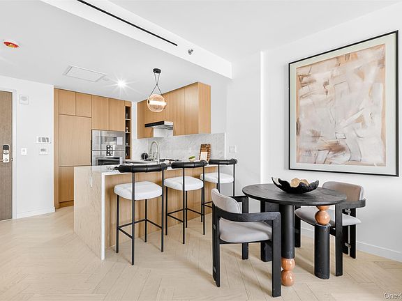 5th image of 133-25 37TH Avenue #7E