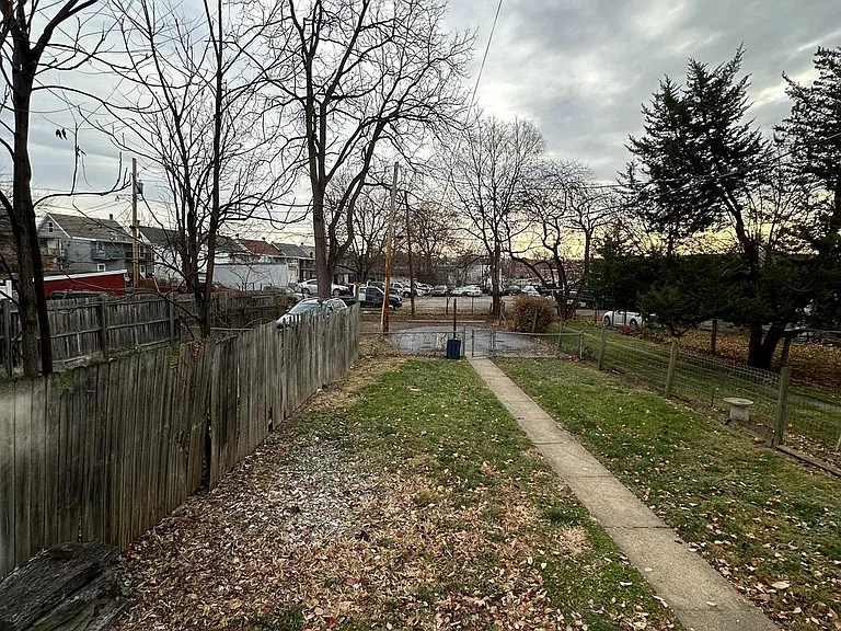 414 S Potomac St — Photo 3