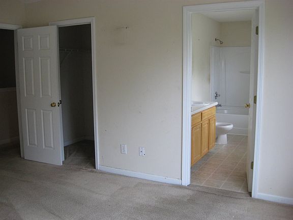 4th image of 180 Aden St