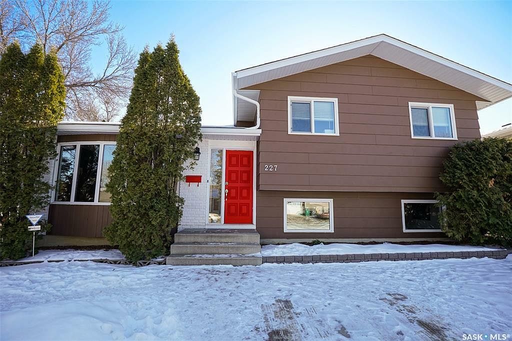 227 Meglund Cres, Saskatoon, SK S7H 5E4 | Zillow