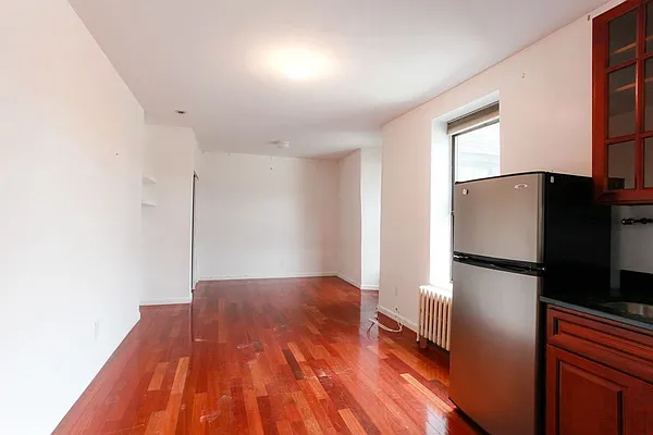 Rented by Dynamik Realty | media 19
