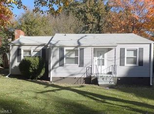 2620 Shady Lawn Dr, Greensboro, NC 27408