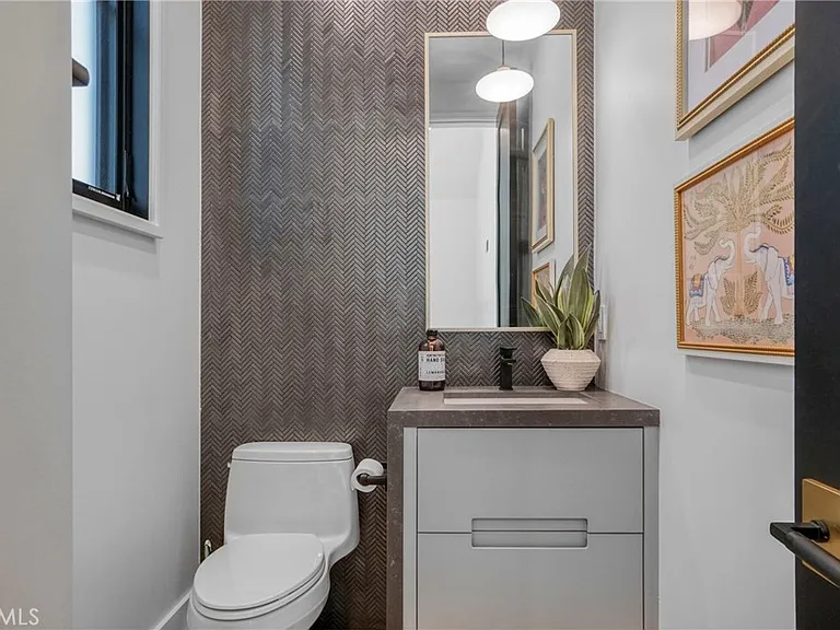 4961 Edgerton Ave — Photo 42