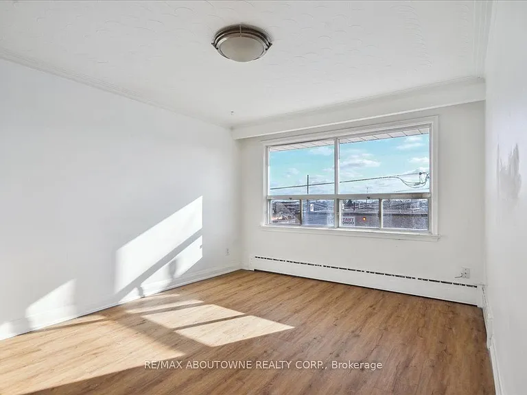 2 Wesley St #6 — Photo 8