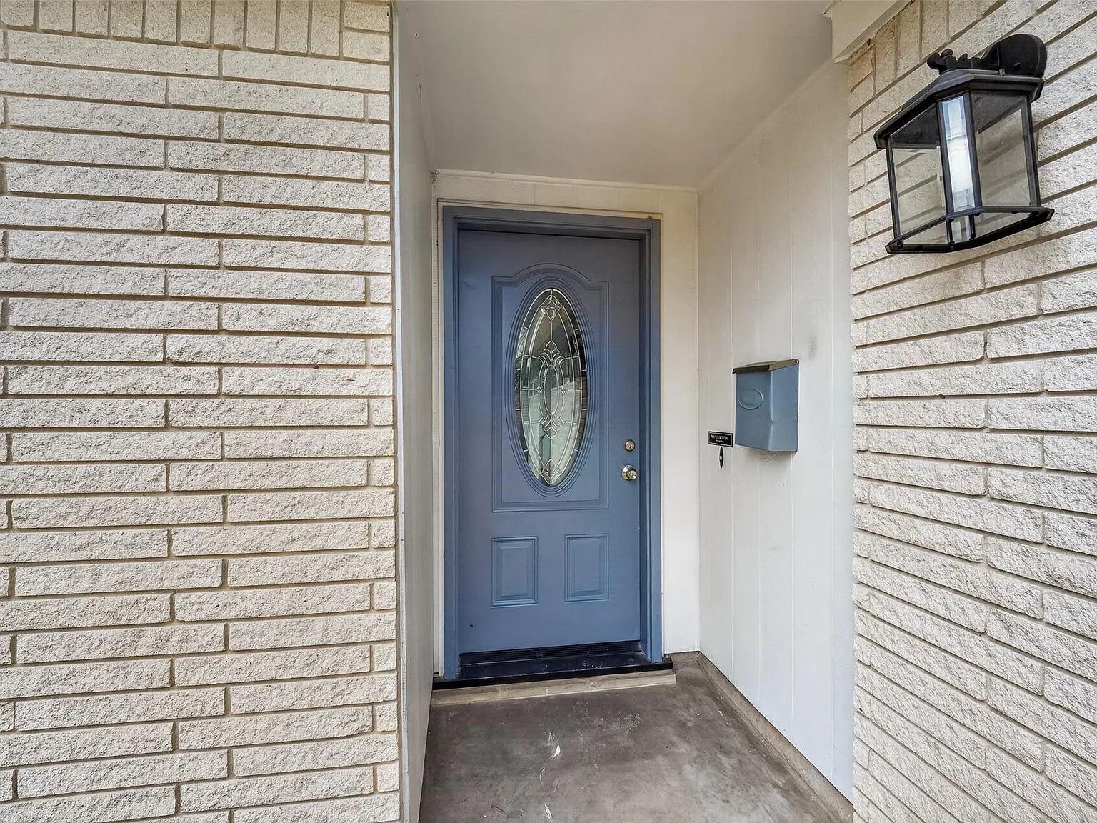 4 bed, 2.0 bath, 1582 sqft, $1,900 — Photo 3