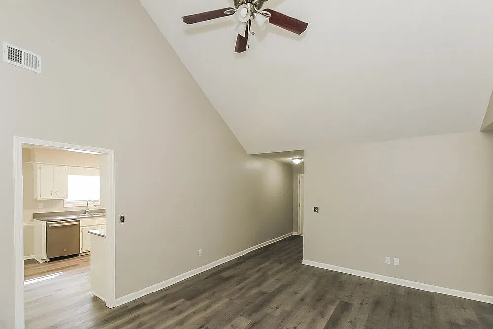 3 bed, 2.0 bath, 1334 sqft, $1,760 — Photo 4