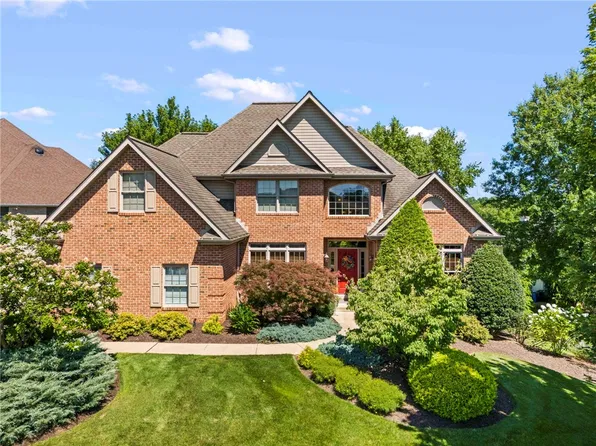 1004 Skyline Dr, Canonsburg, PA 15317