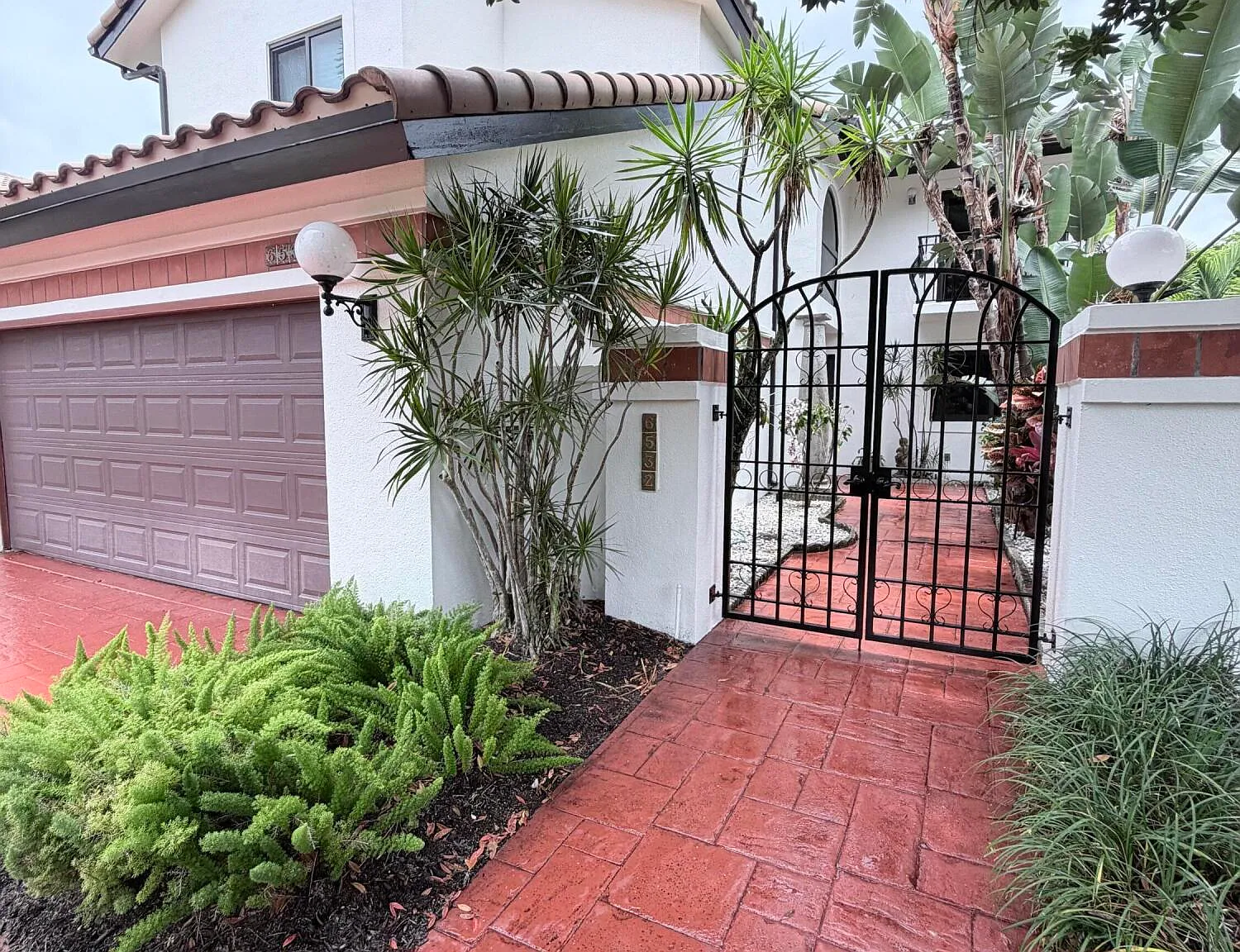 4 bed, 3.0 bath, 3057 sqft, $8,500 — Photo 1