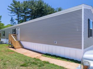 421 Villa Dr, Kernersville, NC 27284