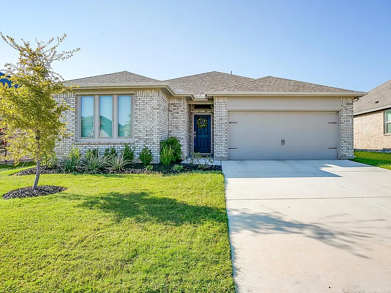 1448 Eagle Nest Dr — Photo 1