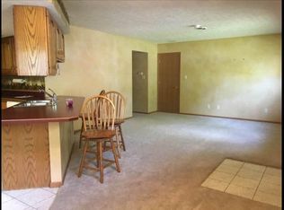 305 Madison St APT 1, Energy, IL 62933