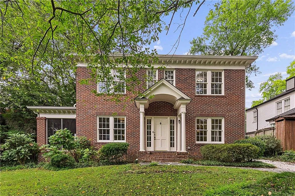 4 bed, 2.5 bath, 2418 sqft, $7,000 — Photo 1