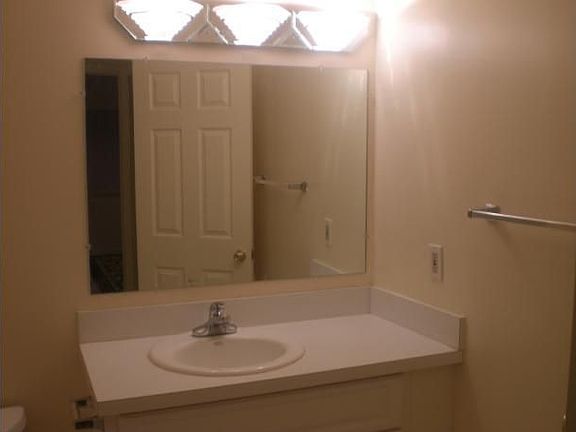 3rd image of 30070 W Twelve Mile Rd Unit 130-1