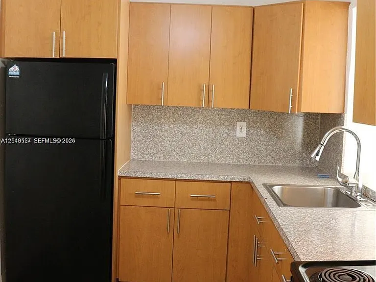9611 SW 77th Ave #306A — Photo 14