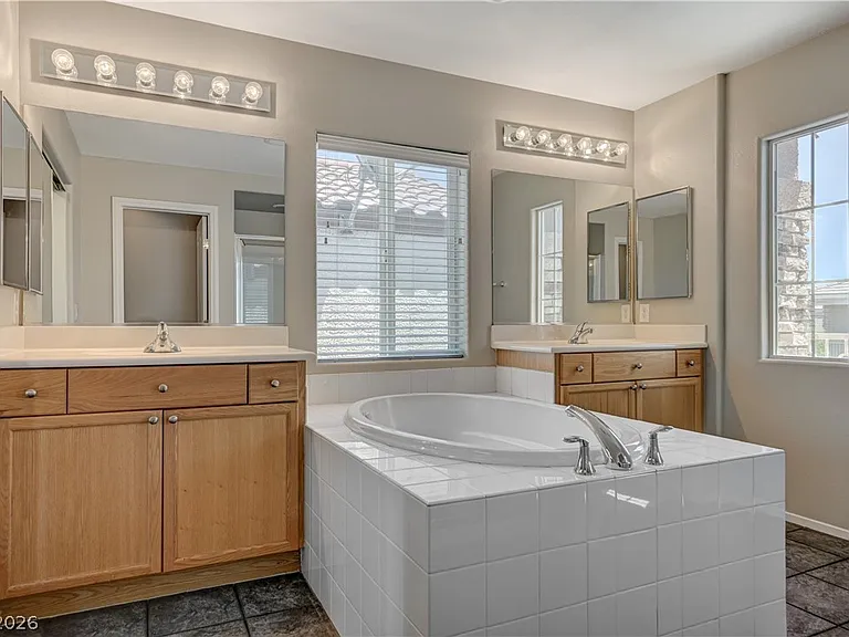 10592 Valdosta Ave — Photo 33