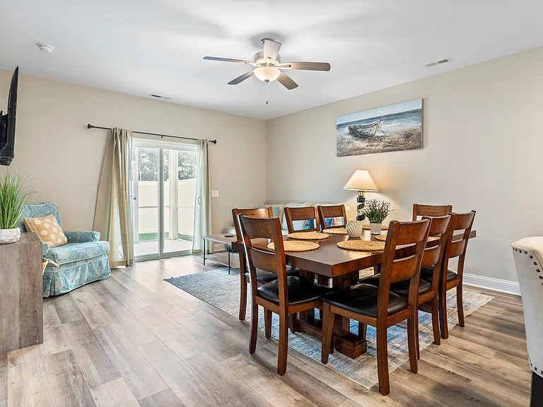 124 Bridge Point Cir — Photo 16