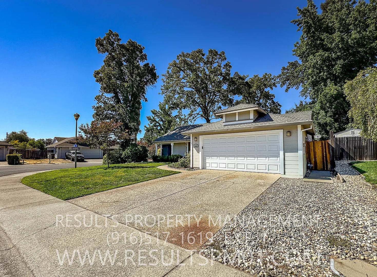 Coming Soon!! 3 bedroom on a Large Corner Lot — Photo 2