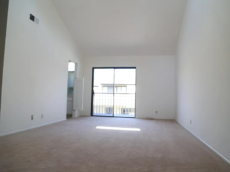 6738 Encino Ave #4 — Photo 1