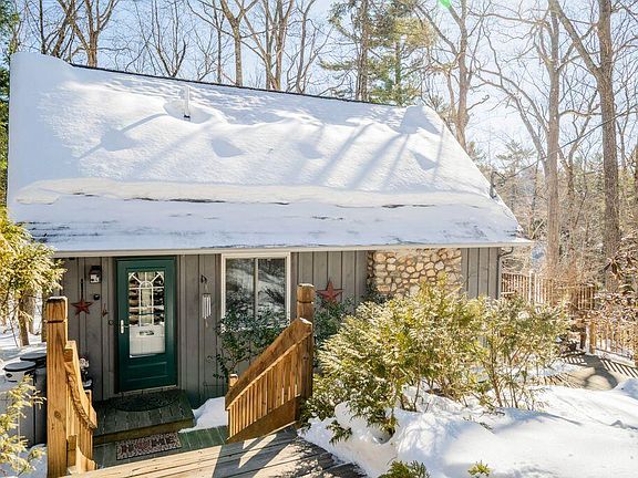 3rd image of 3 Coffee Pond Road