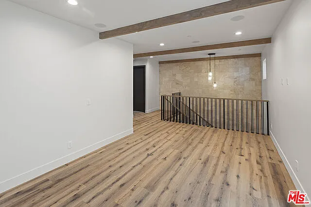 3373 Coldwater Canyon Ave — Photo 28