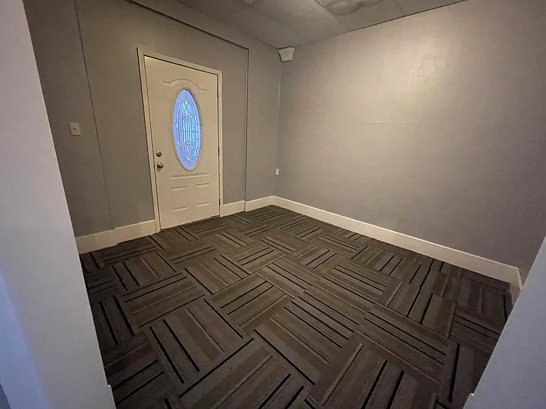 102 W 2nd St — Photo 12