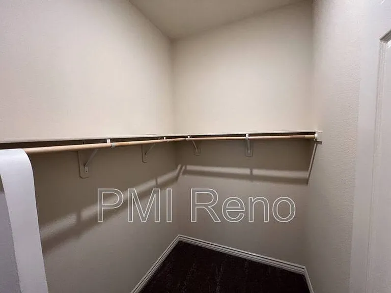8378 Simsbury Dr — Photo 11