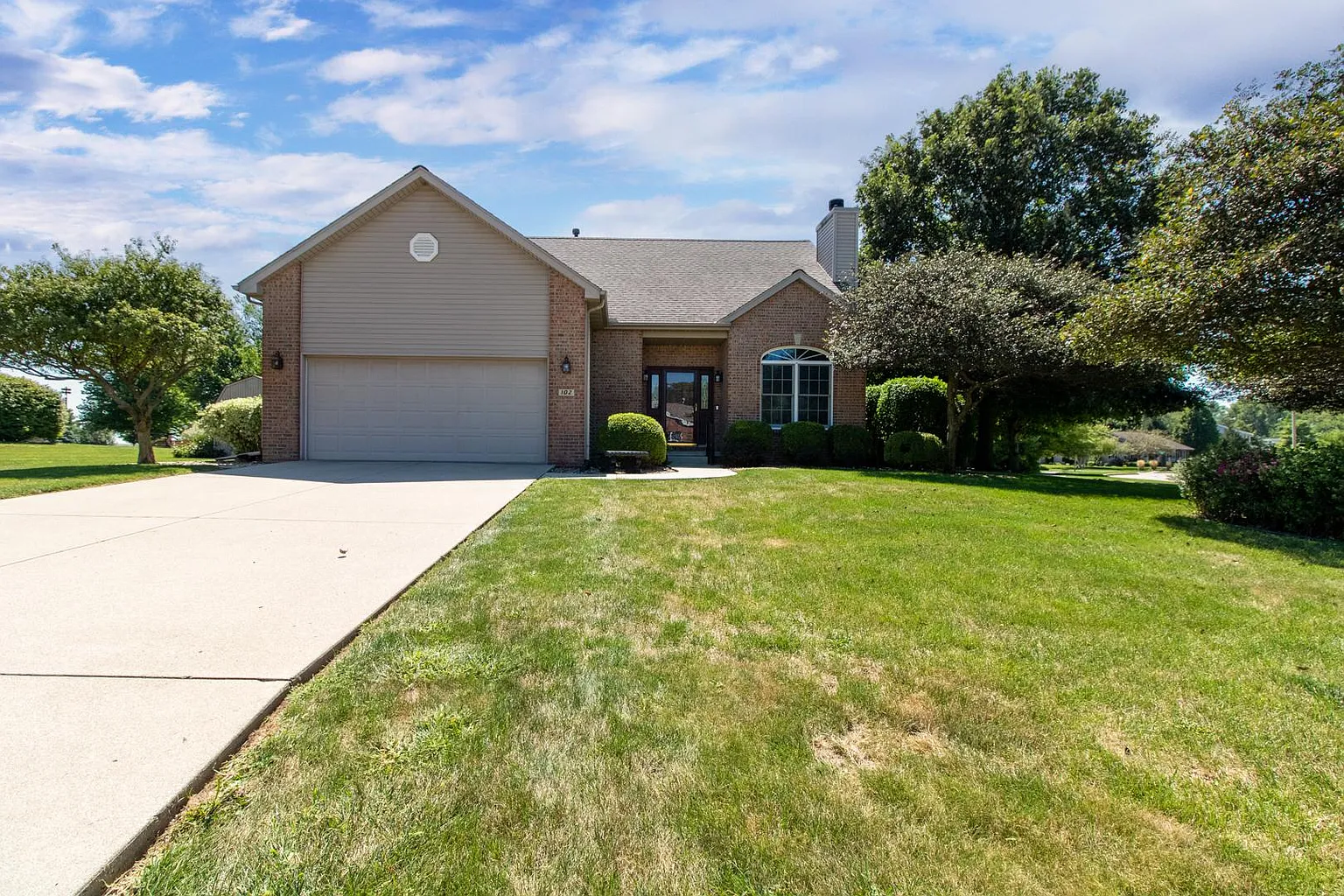 102 Dove Ct photo 1