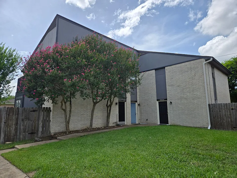 1309 Airline Dr