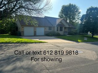 200 William Lake Shore Dr, Waconia, MN 55387