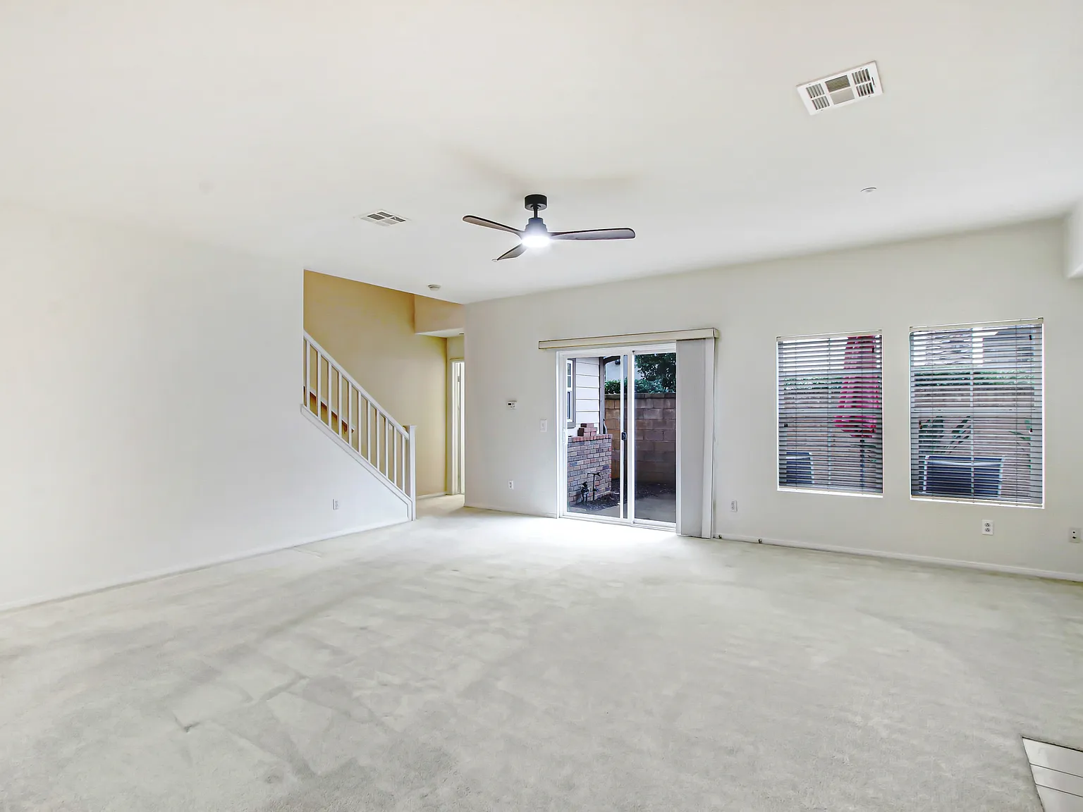 3 bed, 2.5 bath, 1696 sqft, $3,100 — Photo 3