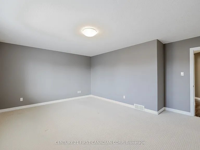 1690 Beaverbrook Ave — Photo 18