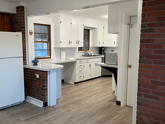 Large Spacious Kitchen