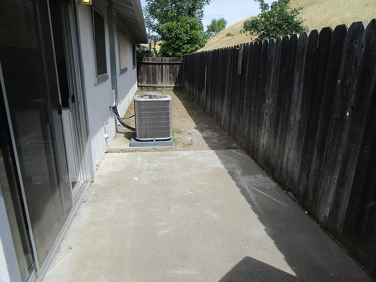 1426 Callen St — Photo 13