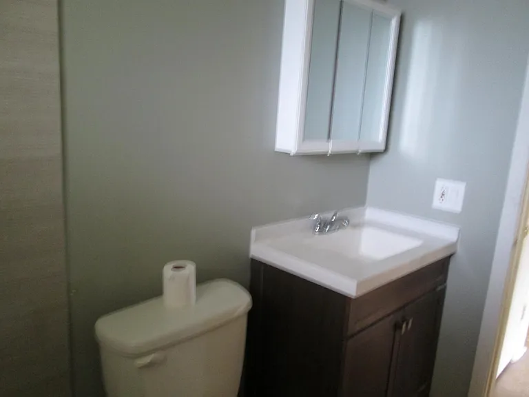 NE 27th Ct — Photo 14