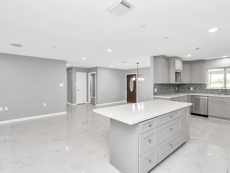 2826 W FM 1462 — Photo 17