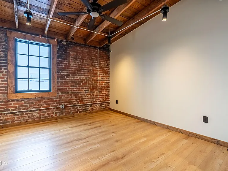 453 E Main St #800 — Photo 13